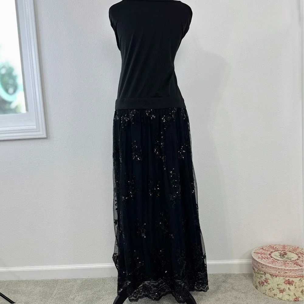 Unbranded elegance meets